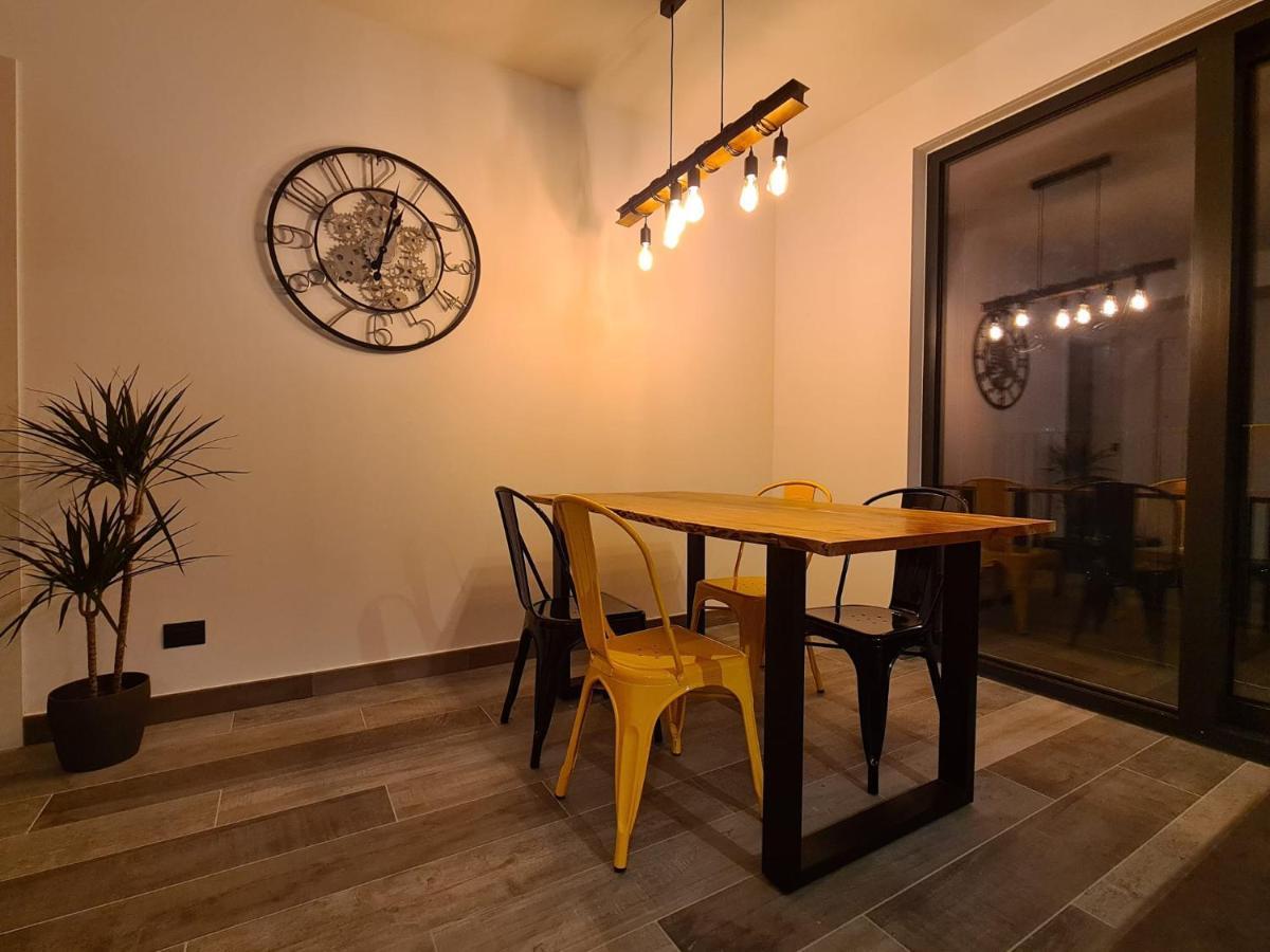 Yellow Uptown 70 - Fiera Milano Pero Exterior foto